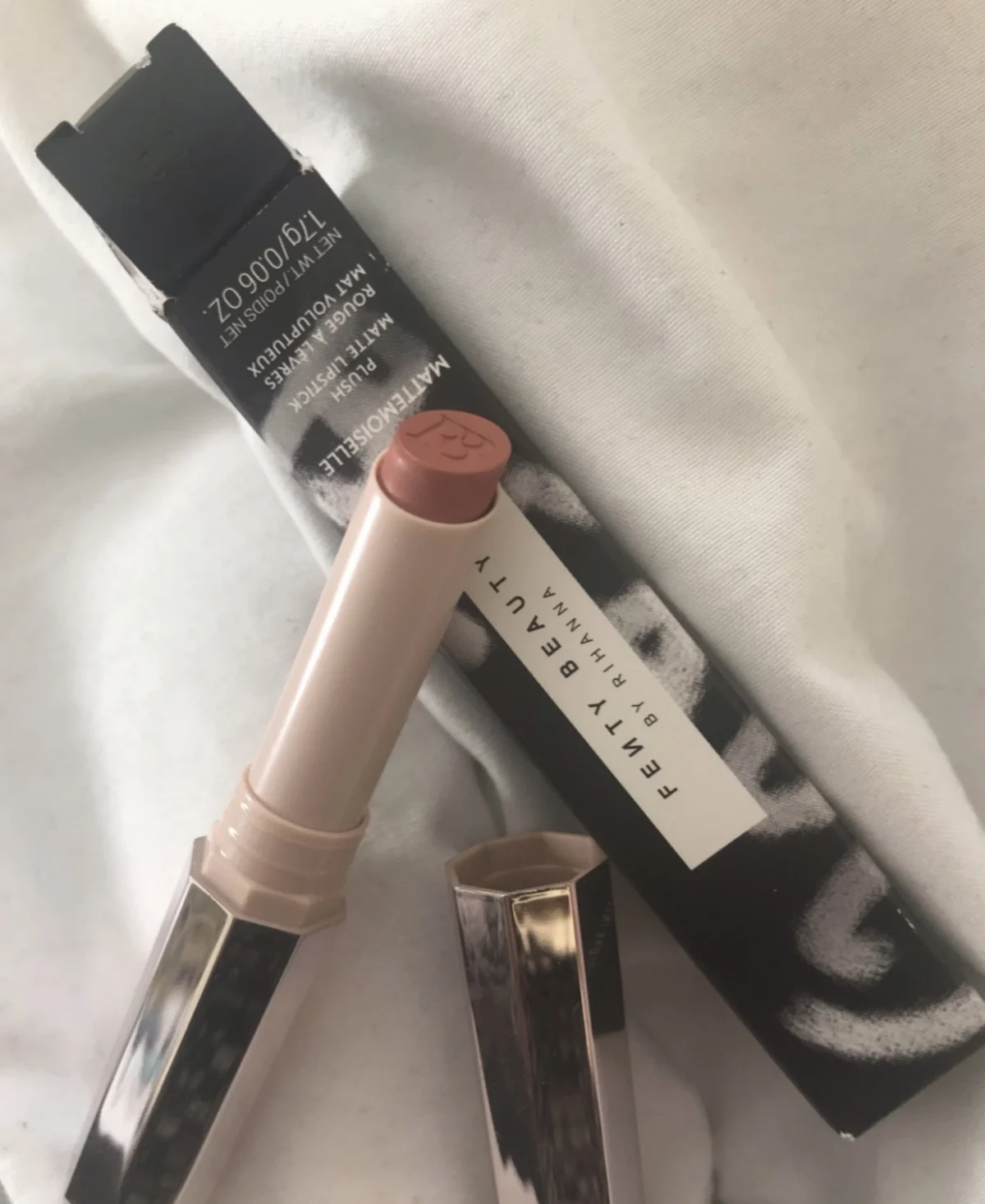 Mattemoiselle matte lipstick - review image