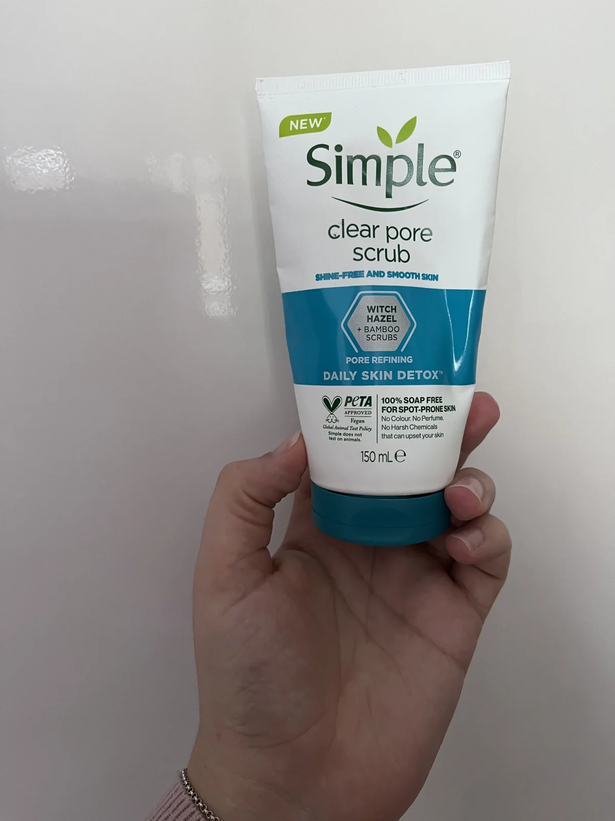 Daily Skin Detox Clear Pore Scrub - review image