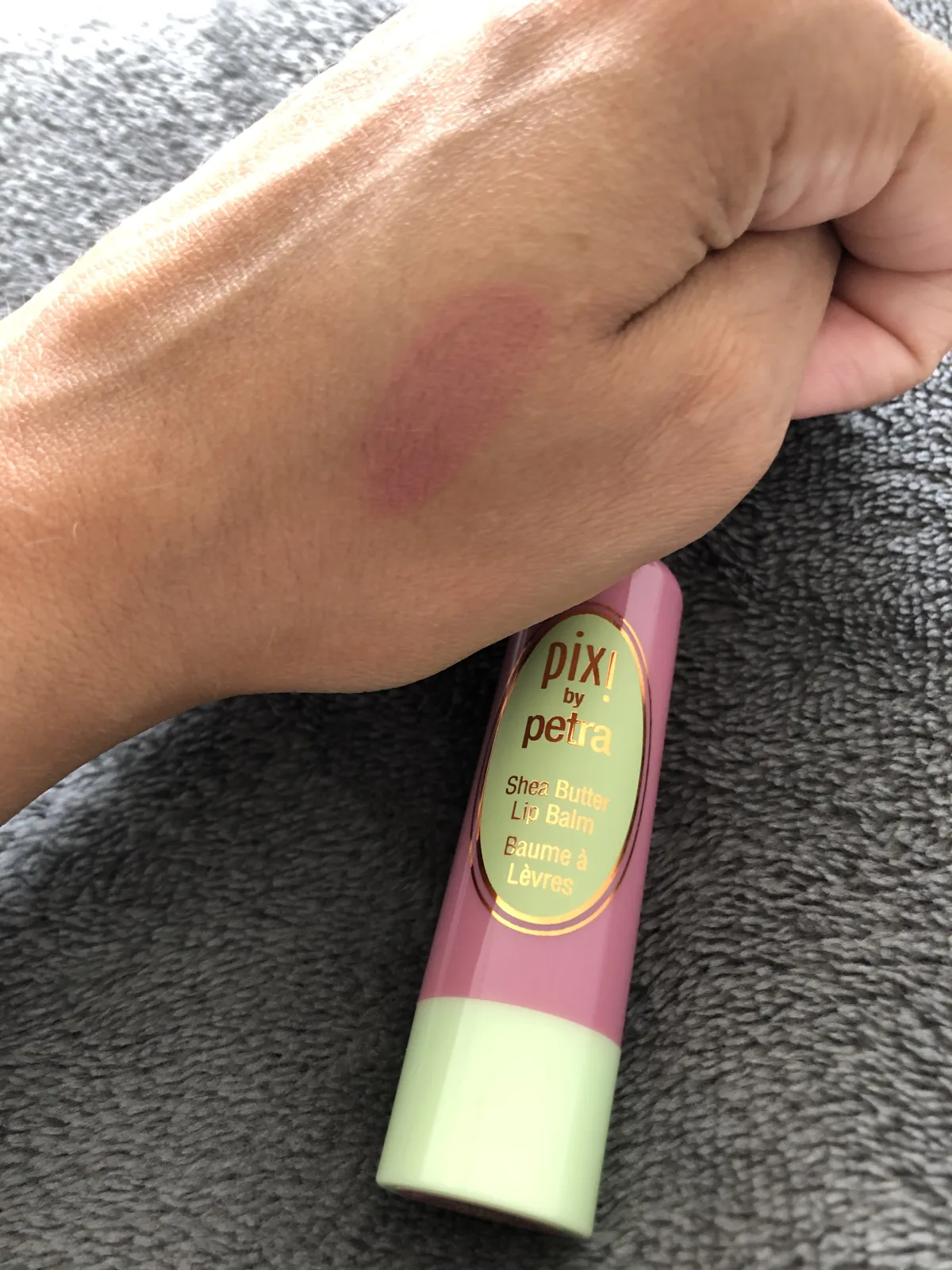 Shea butter lip balm - review image