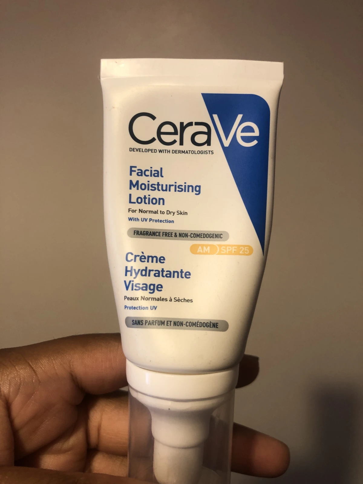 CeraVe - Hydraterende Gezichtscrème SPF25 - 52ml - review image