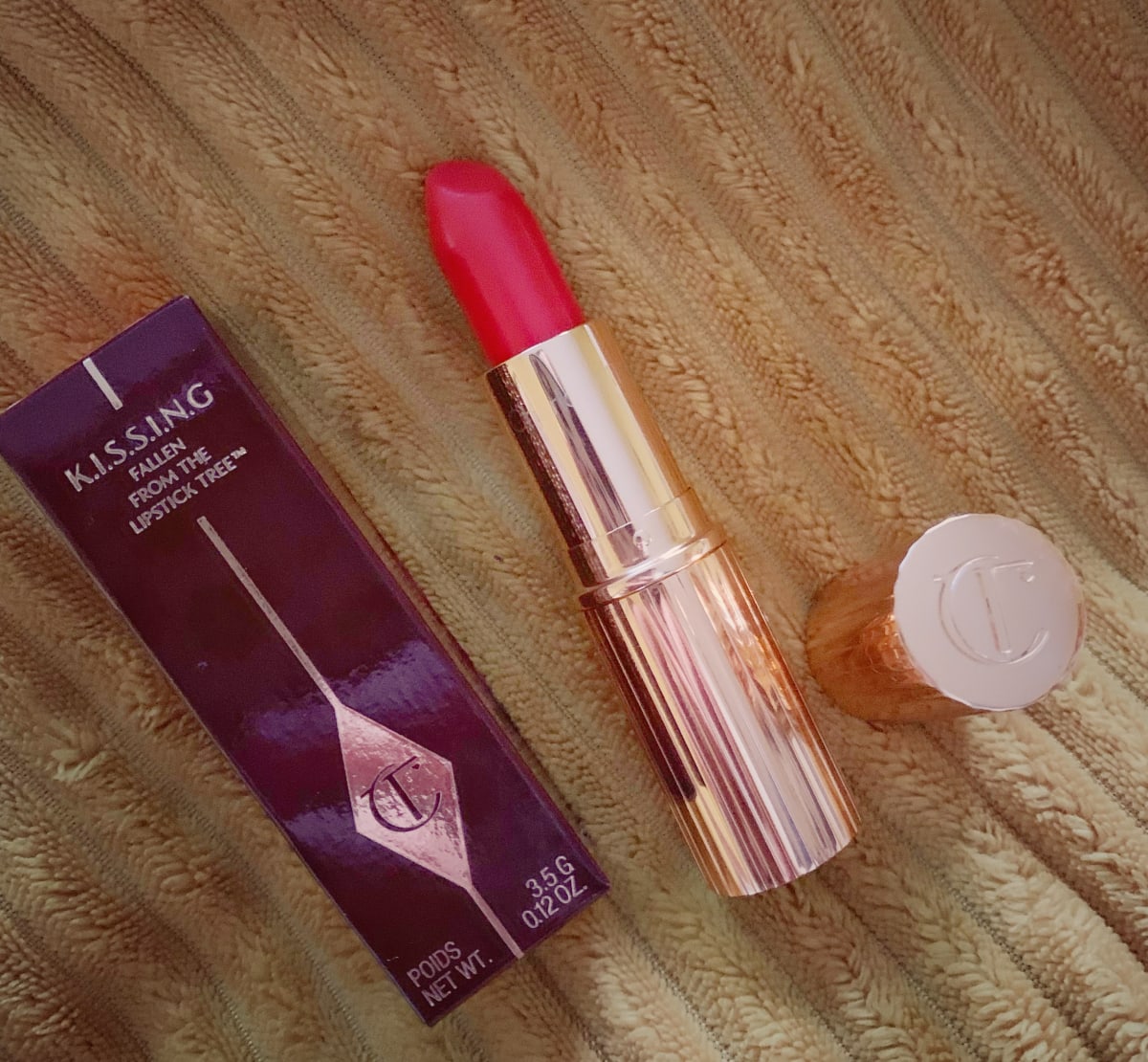 K.I.S.S.I.N.G lipstick - review image