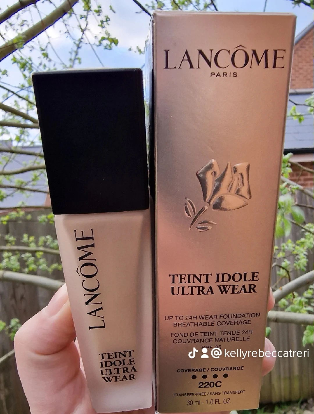 Lancôme Foundation Lancôme - Teint Idole Ultra Wear Foundation - before review image