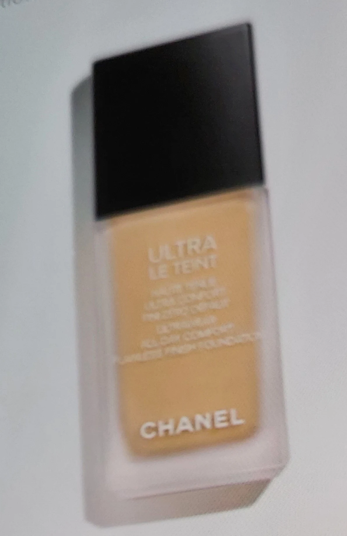 Chanel Les Beiges CHANEL - Les Beiges Foundation Belle Mine Naturel - before review image