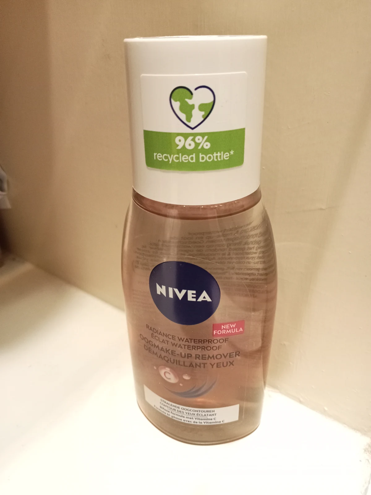 NIVEA Verzorgende Oogmake-up Remover - Geschikt voor waterproof make-up - Gezichtsreiniger Met Vitamine C - 125 ml - before review image