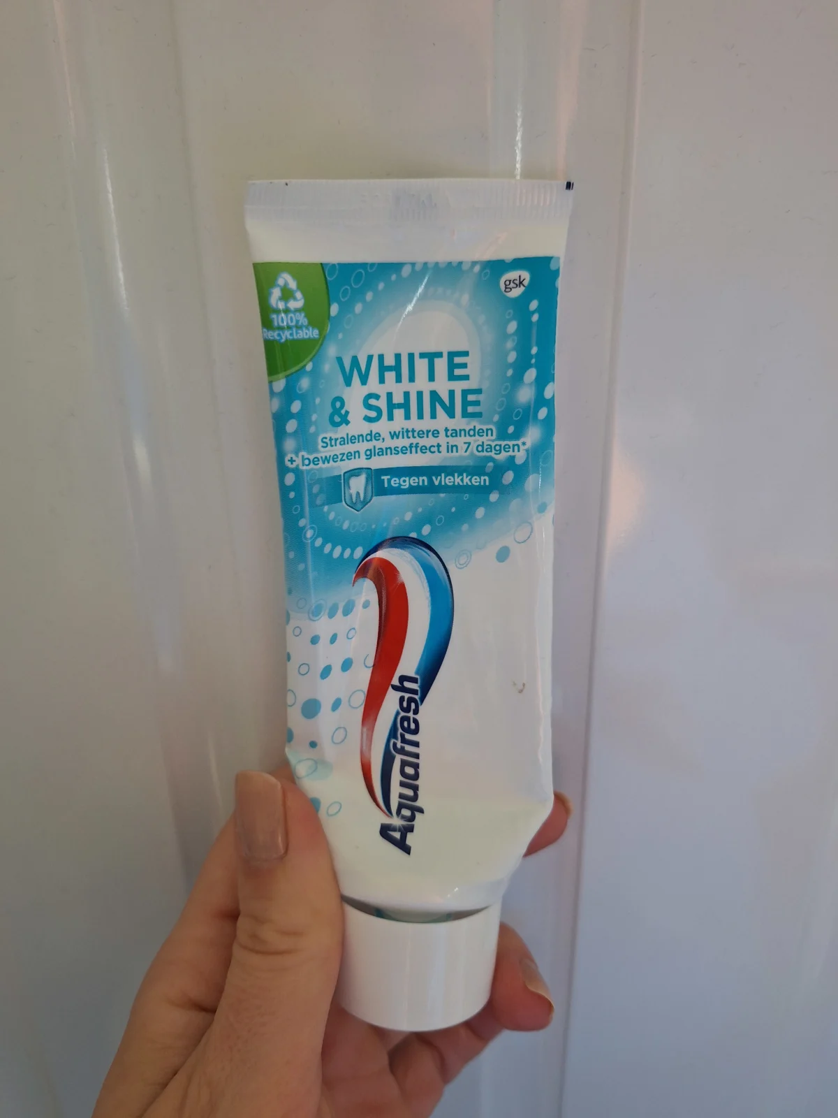 Aquafresh White & Shine - Tandpasta - voordeelverpakking - 12x75 ml - review image