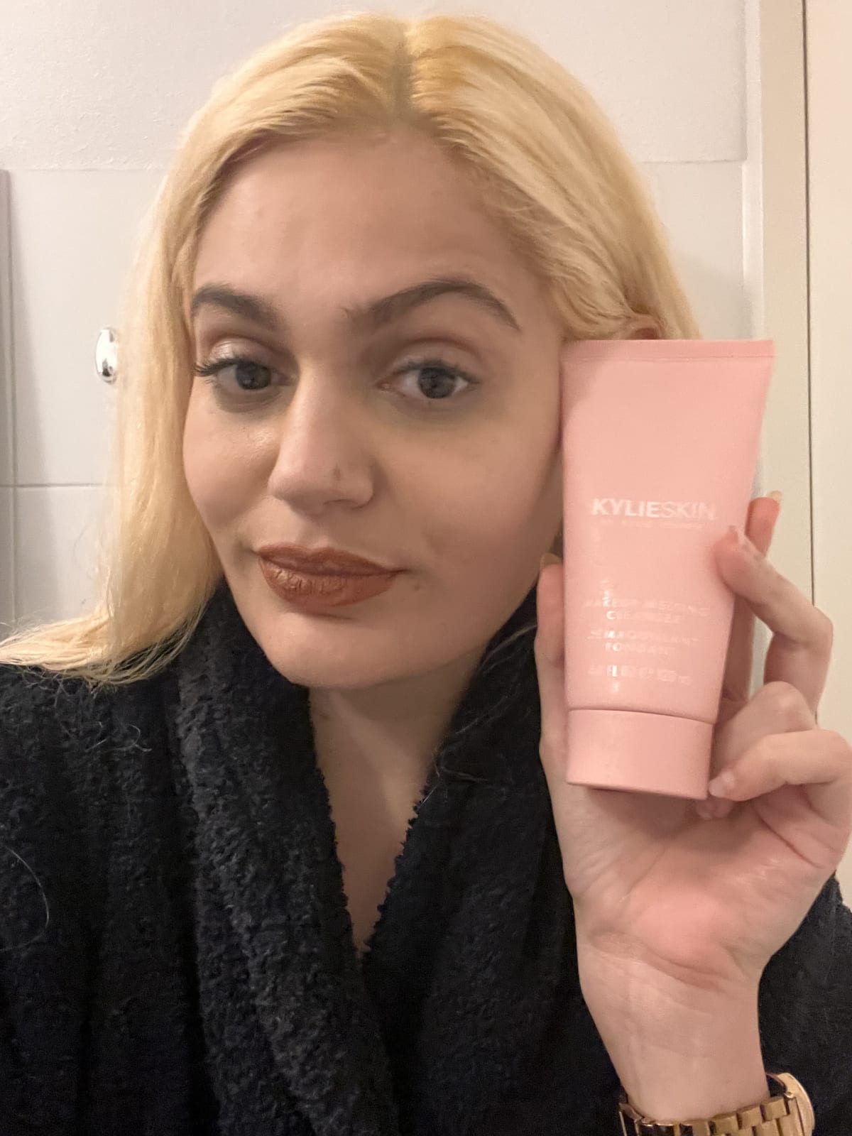 KYLIE SKIN Makeup Melting Cleanser - review image