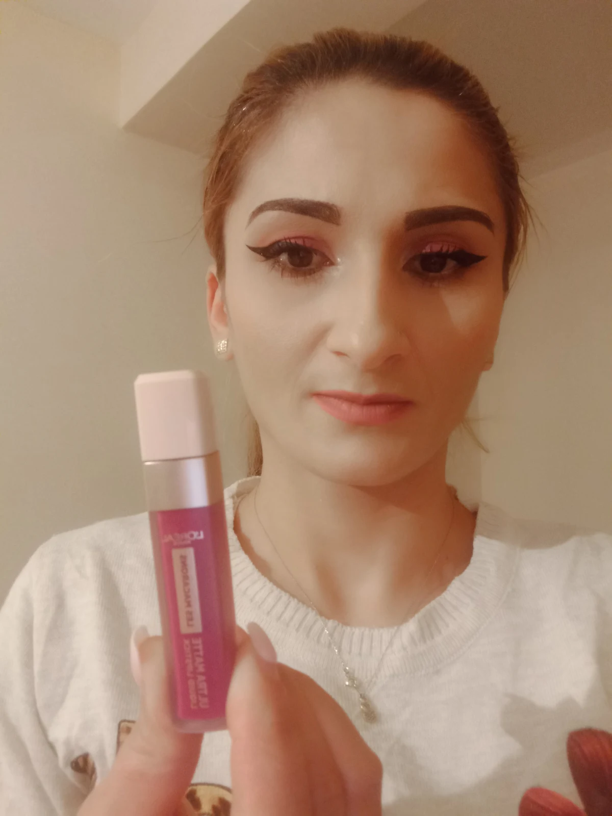 L'Oréal Paris Les Macarons - 836 Infinite Vanilla – Roze – Langhoudende Matte Lipstick – 6,7 ml - review image