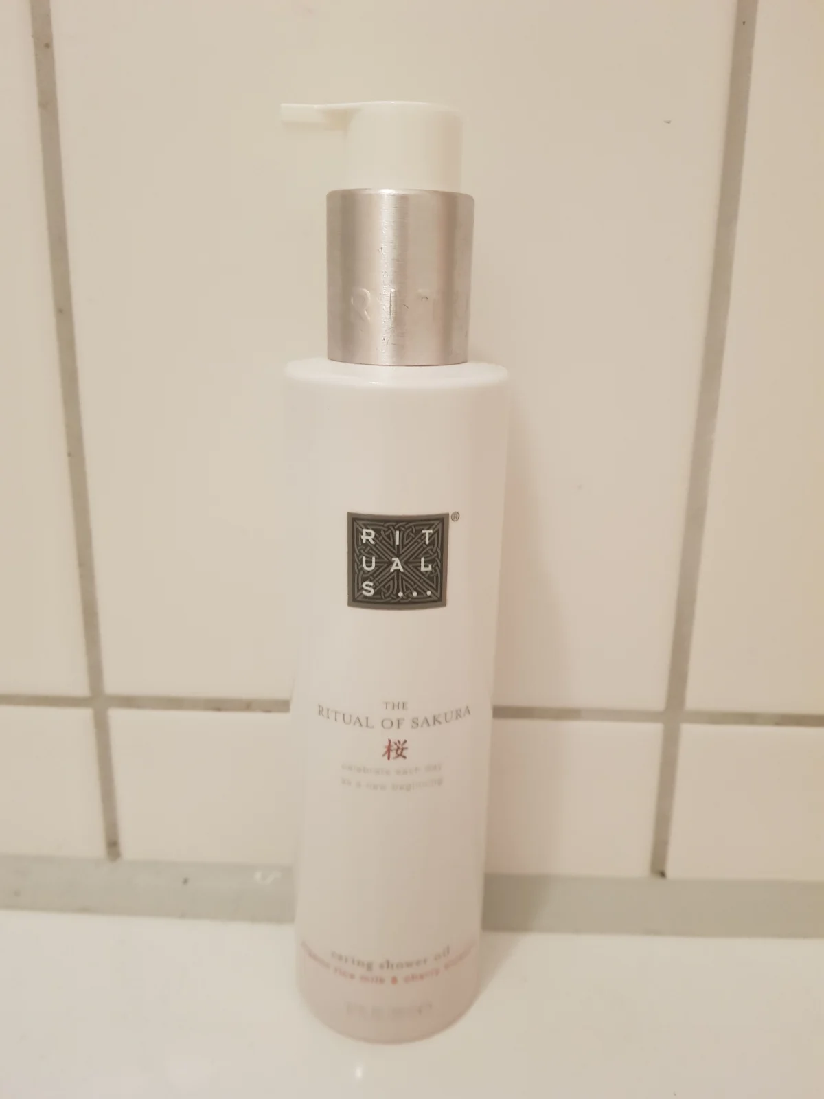 The Ritual of Sakura Shower Oil - review image