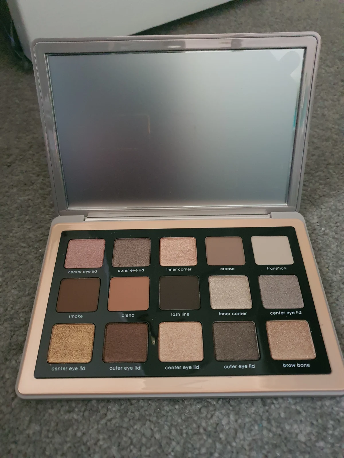 Glam Palette - review image