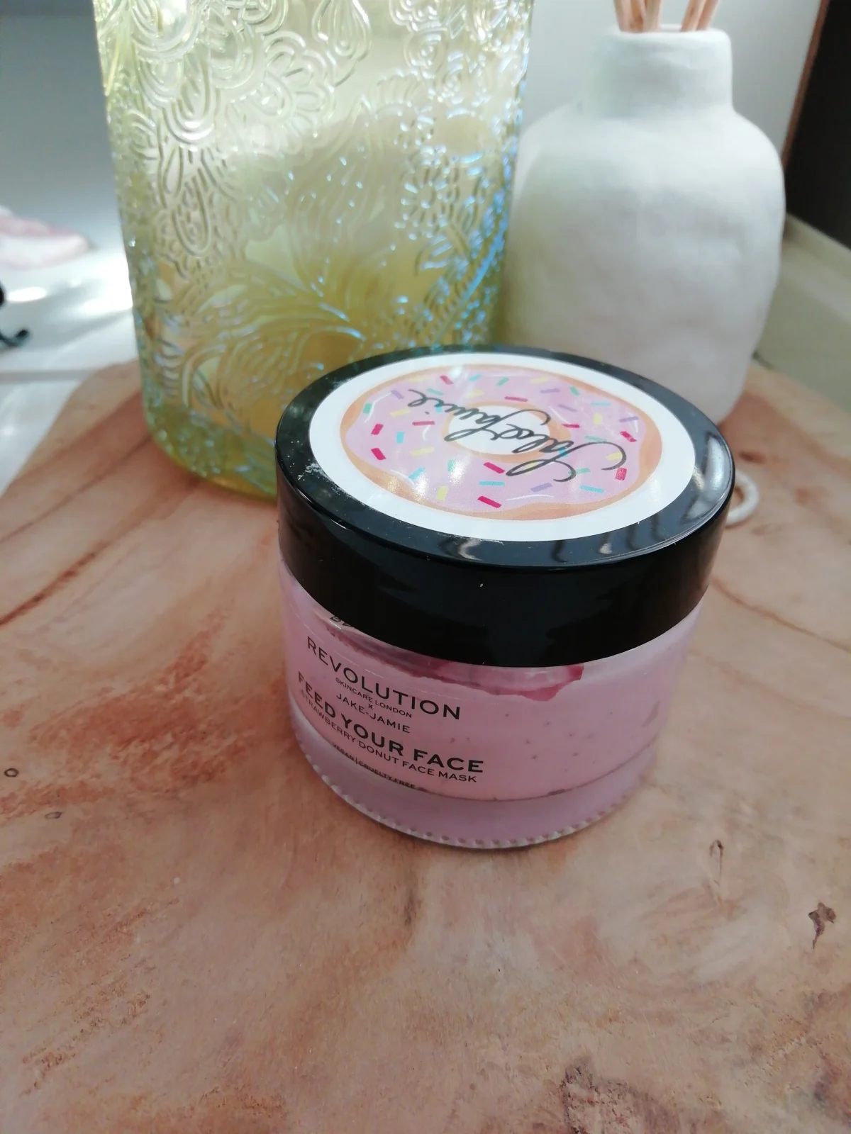 Revolution Skincare Jake Jamie Strawberry Donut Masker 50ml - review image