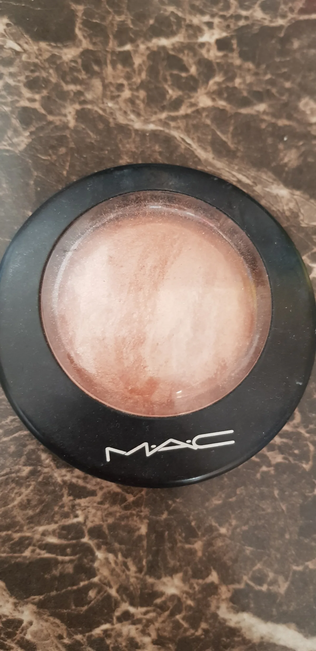 MAC Mineralize Skinfinish Highlighter Lightscapade - 10 g - highlighter/illuminator - review image