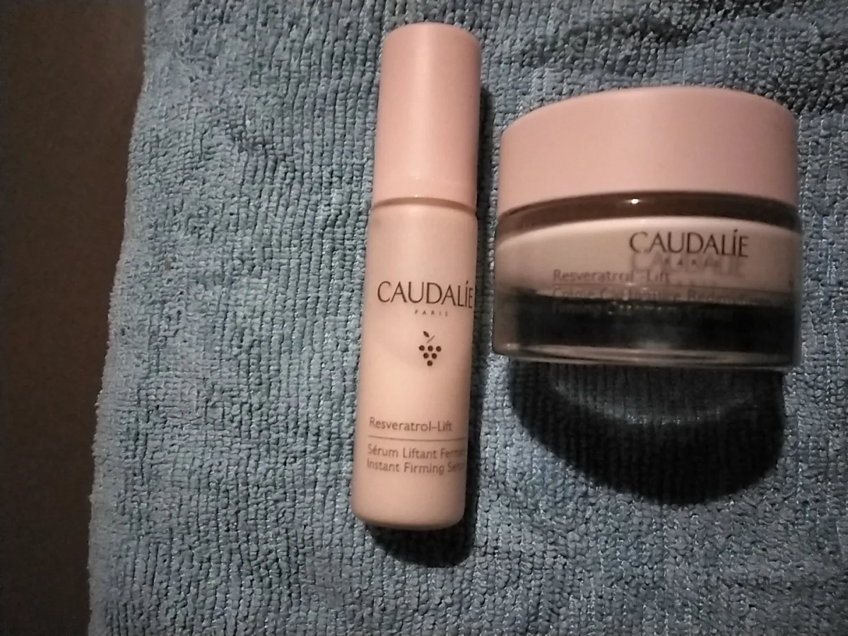 Caudalie Resveratrol Lift Firming Serum - review image