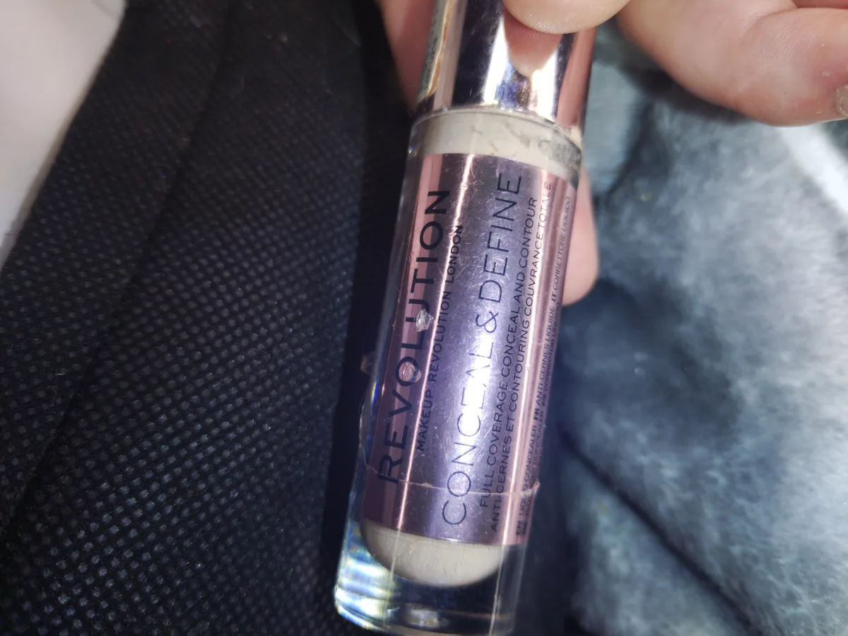 Makeup Revolution - (Conceal & Define Concealer) 3.4 Ml C3 - before review image