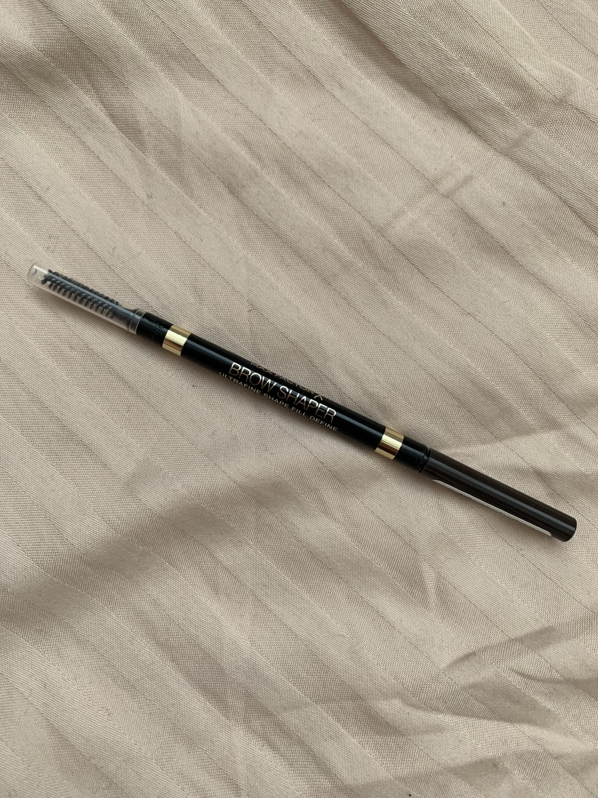 Brow Shaper Eyebrow Pencil - review image