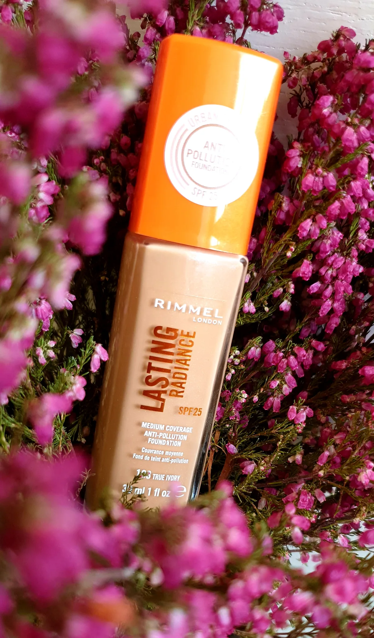 Rimmel London Lasting Finish 25 HR Foundation - 070 Sesame - review image