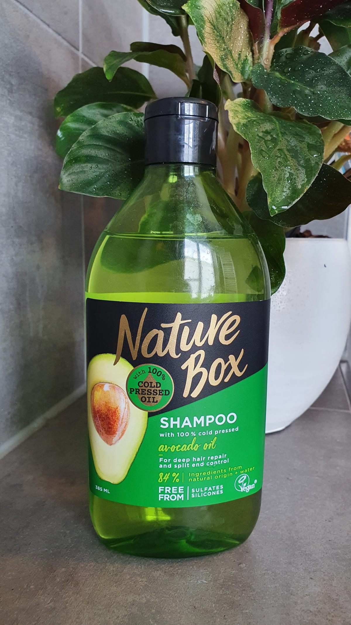 Nature box Avocado Shampoo - review image