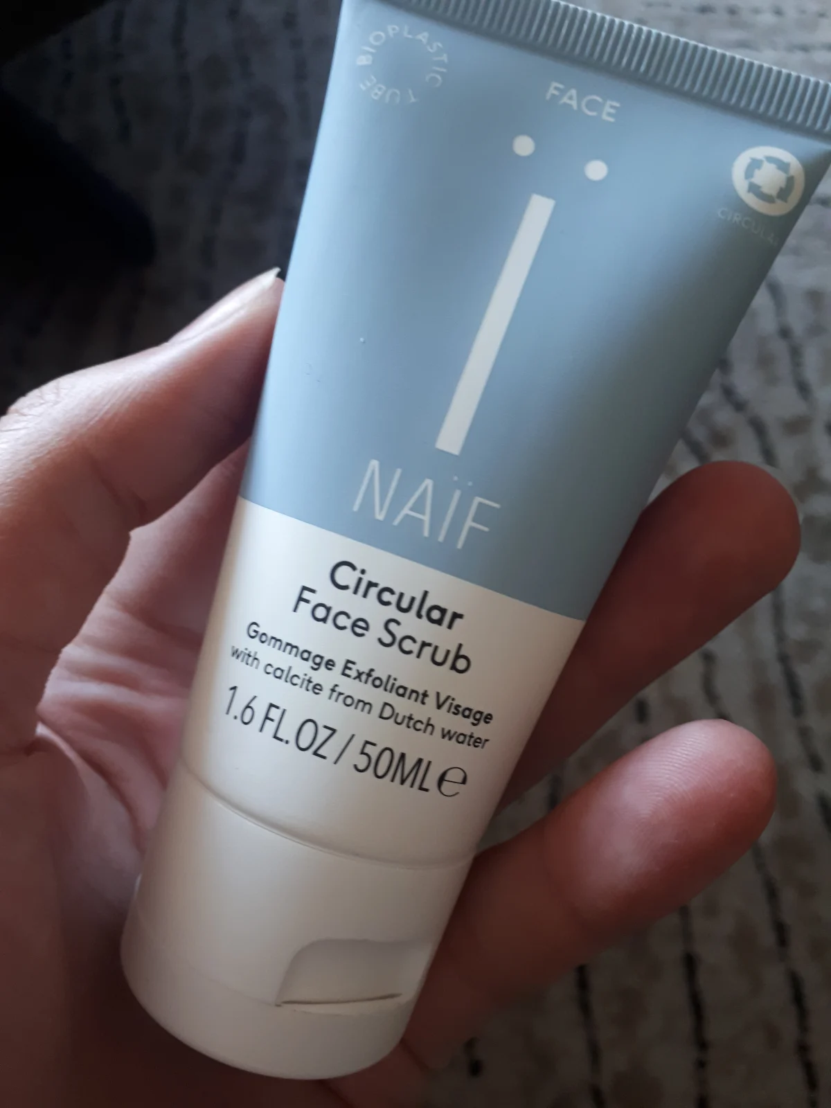 Circular Face Scrub - review image