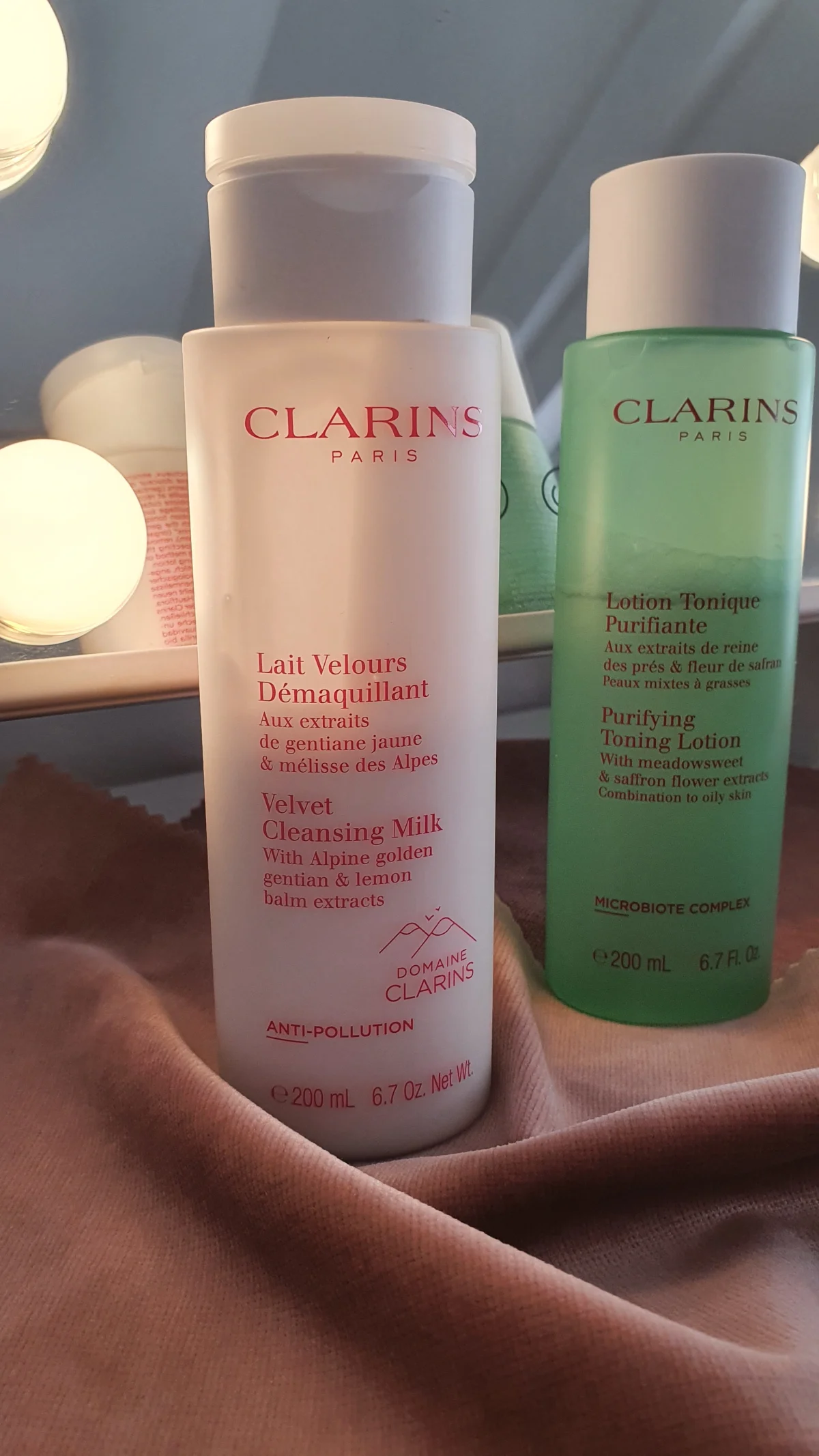 Clarins Velvet Cleansing Milk - review image