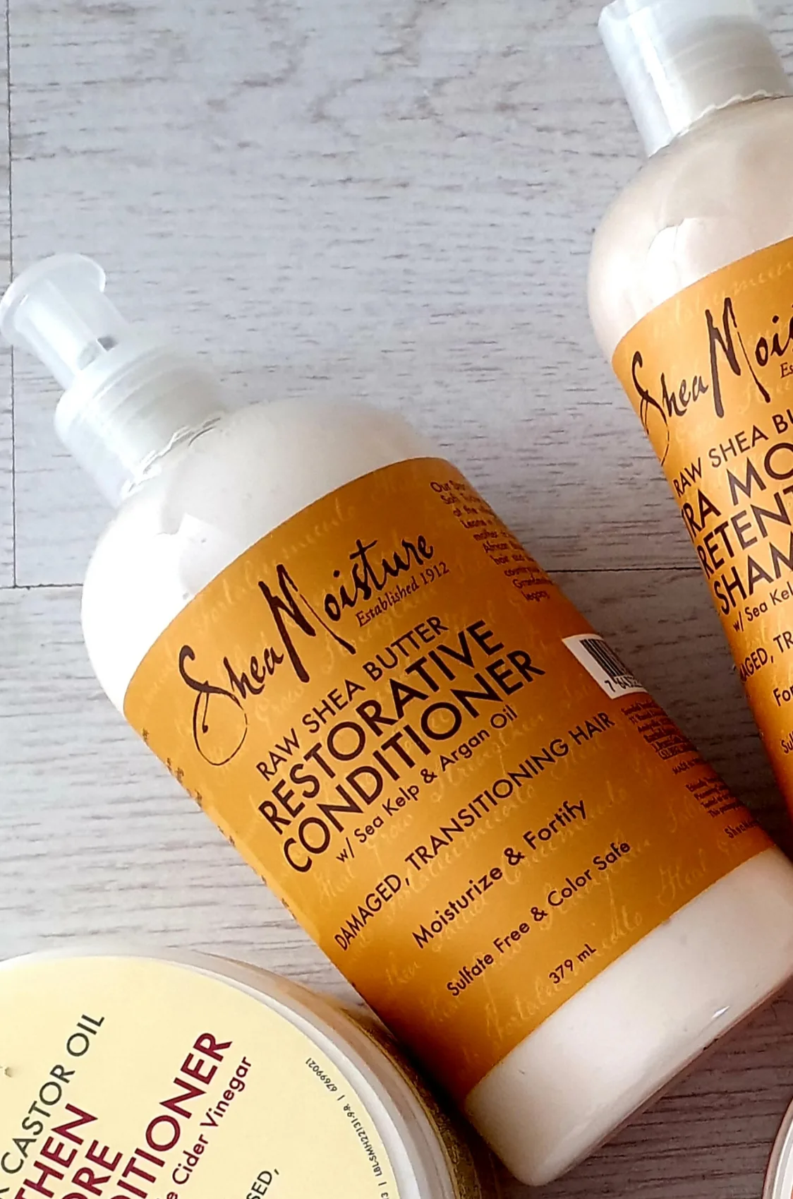 Shea Moisture Raw Shea Butter - Conditioner Restorative - Krullend Haar- 384 ml - review image