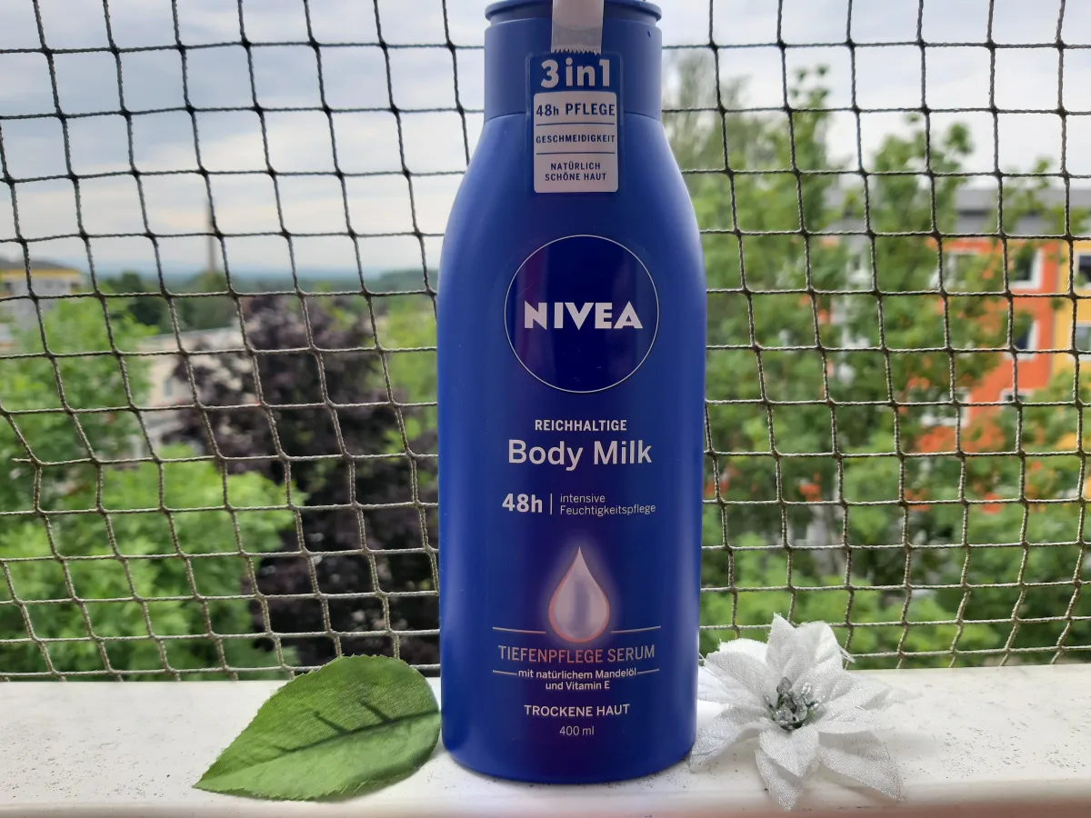 NIVEA Verzorgend - 400 ml - Body Milk - review image