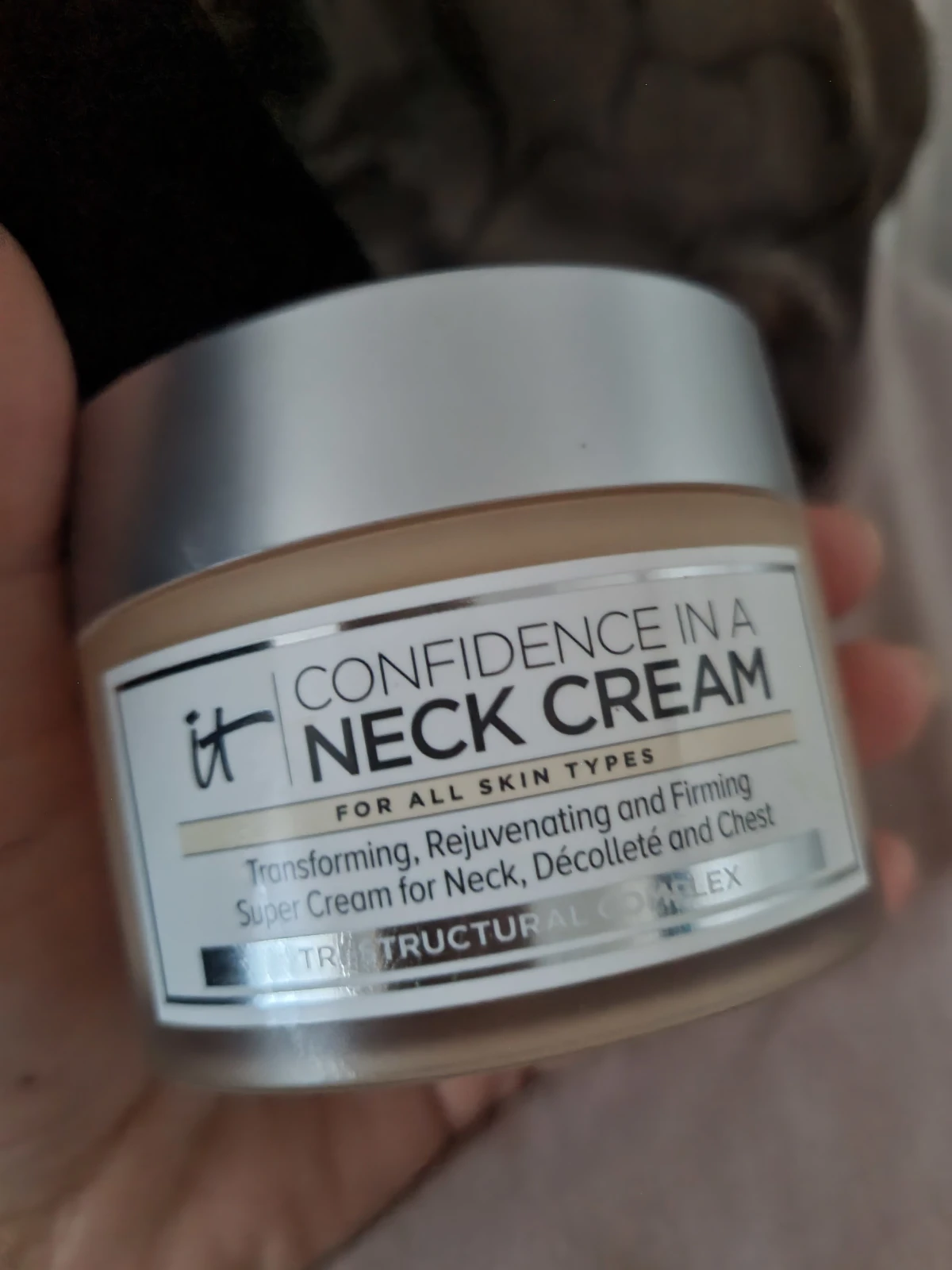 It Cosmetics Dagcreme It Cosmetics - CONFIDENCE IN A CREAM Foundation - review image