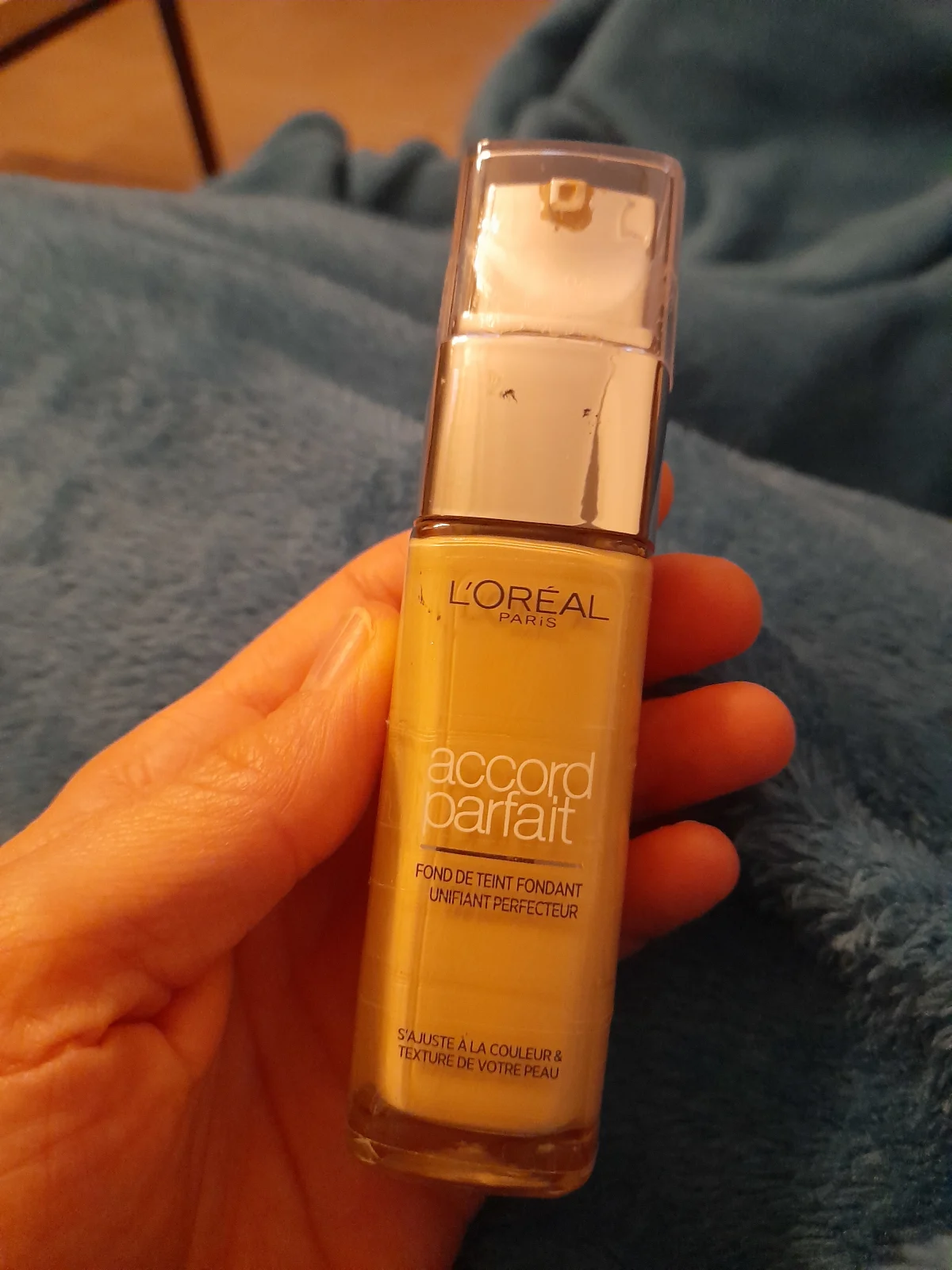 L’Oréal Paris - Accord Parfait Foundation - 6N  - Natuurlijk Dekkende Foundation met Hyaluronzuur en SPF 16 - 30 ml - review image