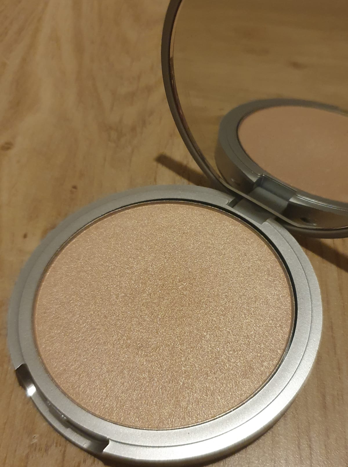 theBalm Mary-Lou Manizer - review image