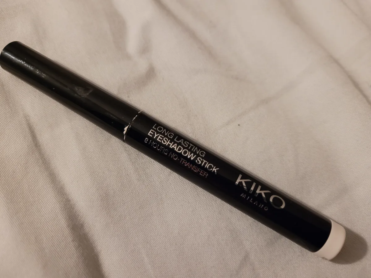 Long Lasting Stick Eyeshadow - review image