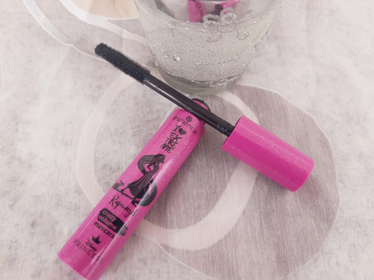 Volume Effect Mascara Essence I Love Extreme Crazy Volume 12 ml - review image