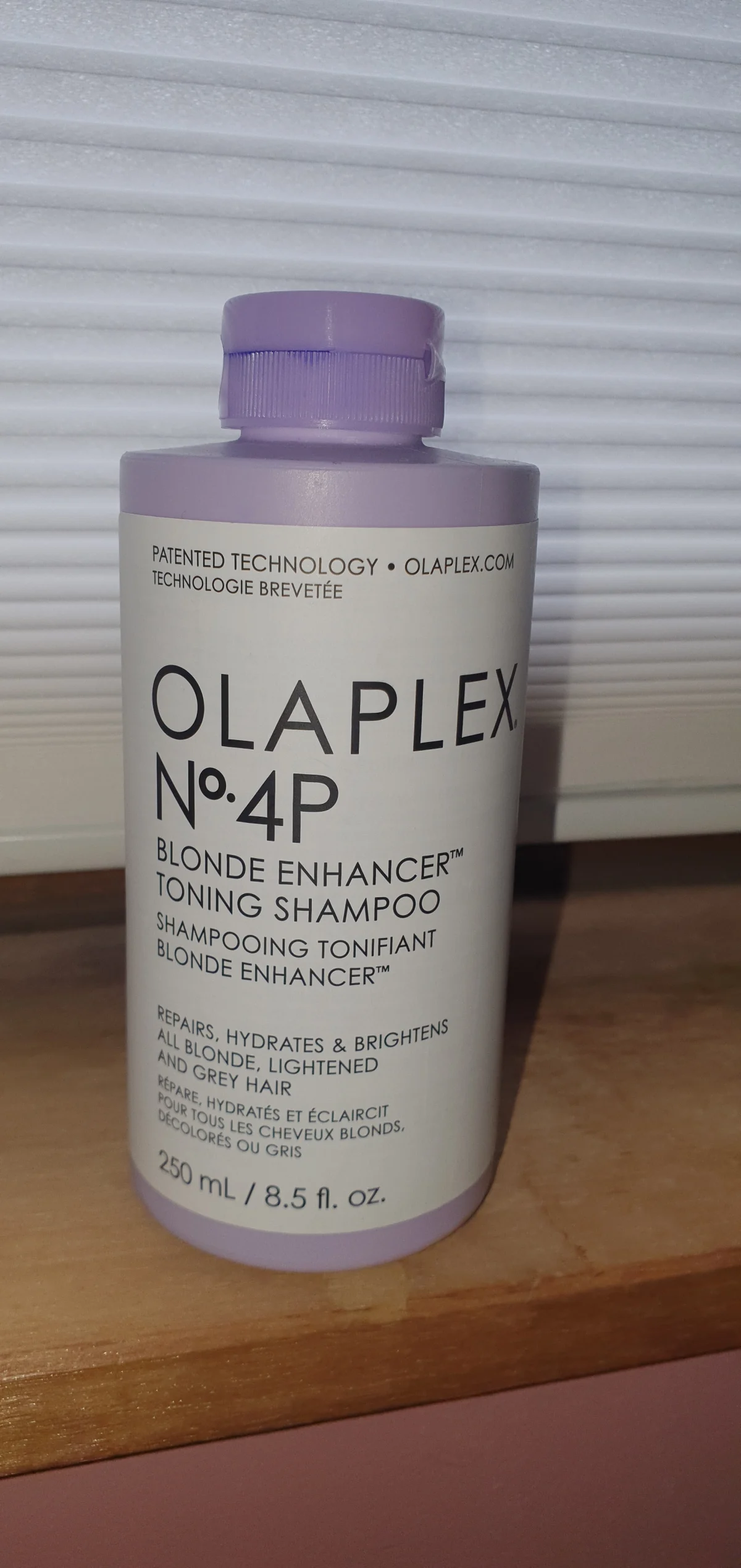 Olaplex Bond Maintenance No. 4P Blonde Enhancer™ Toning Shampoo - review image