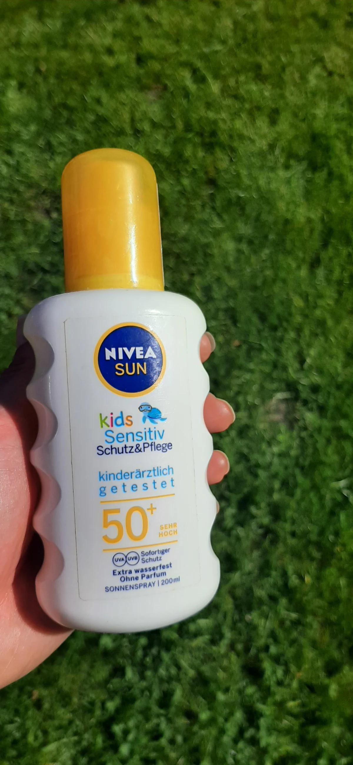 NIVEA SUN Babies & Kids Sentitive UV-Zonnebrand Spray - Baby en Kind - SPF50 - Zonnespray - 200ml - review image