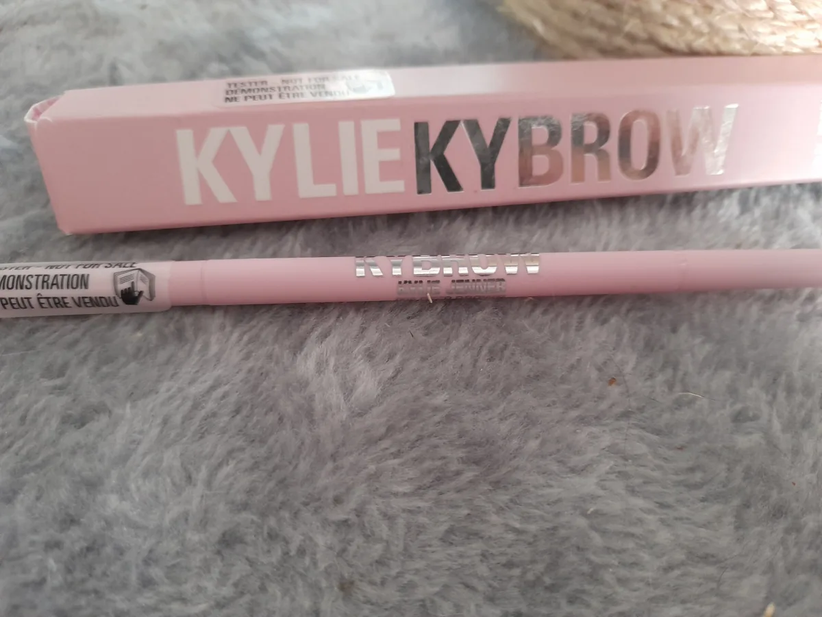 Kylie Kybrow Pencil - review image