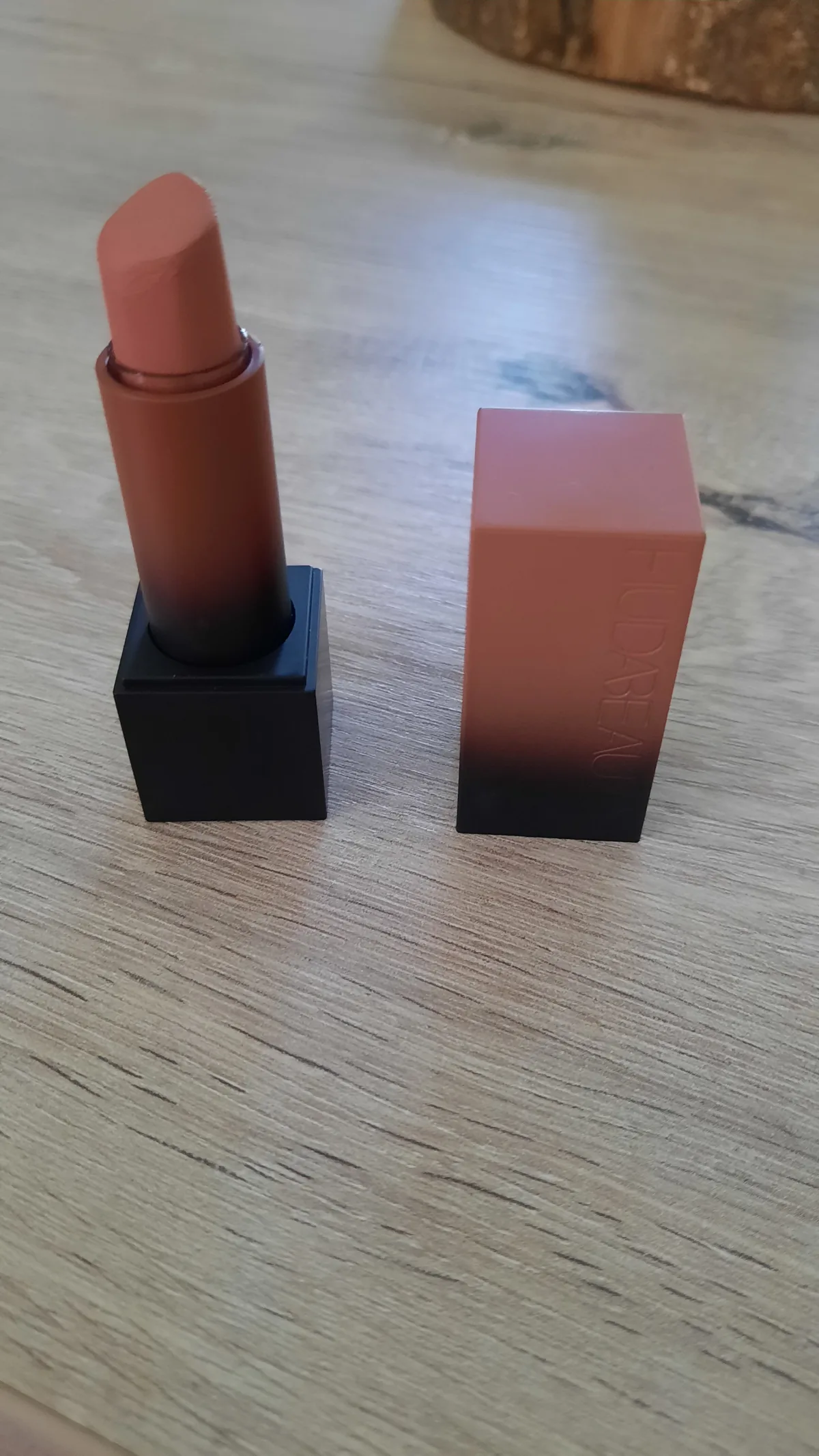 Huda Beauty Lipstick Huda Beauty - Power Bullet Cream Glow Lipstick - review image