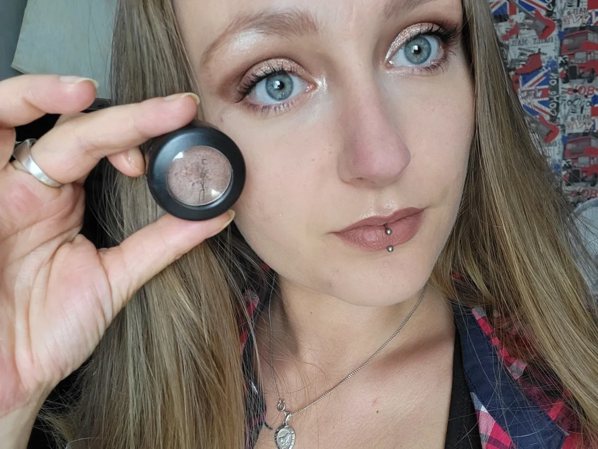 Eye shadow espresso - review image