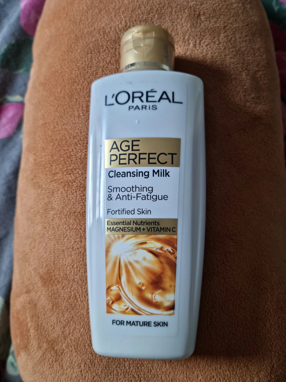 L'Oréal Age Perfect Anti-Fatigue Cleansing Milk - 200 ml - review image