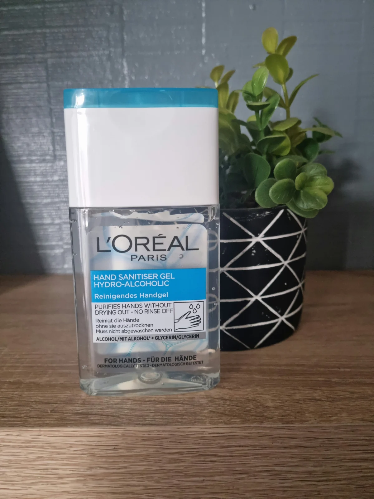 Antibacterial 70% Alcohol Hand Sanitiser Gel - review image