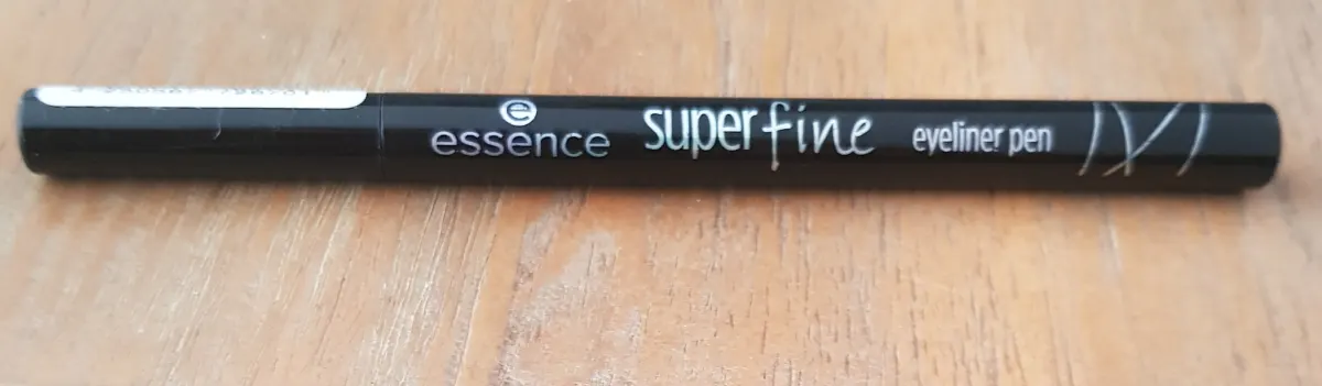 Essence - Superfine Eyeliner Pen Eyeliner Superthin Pen 01 Deep Black 1Ml - review image