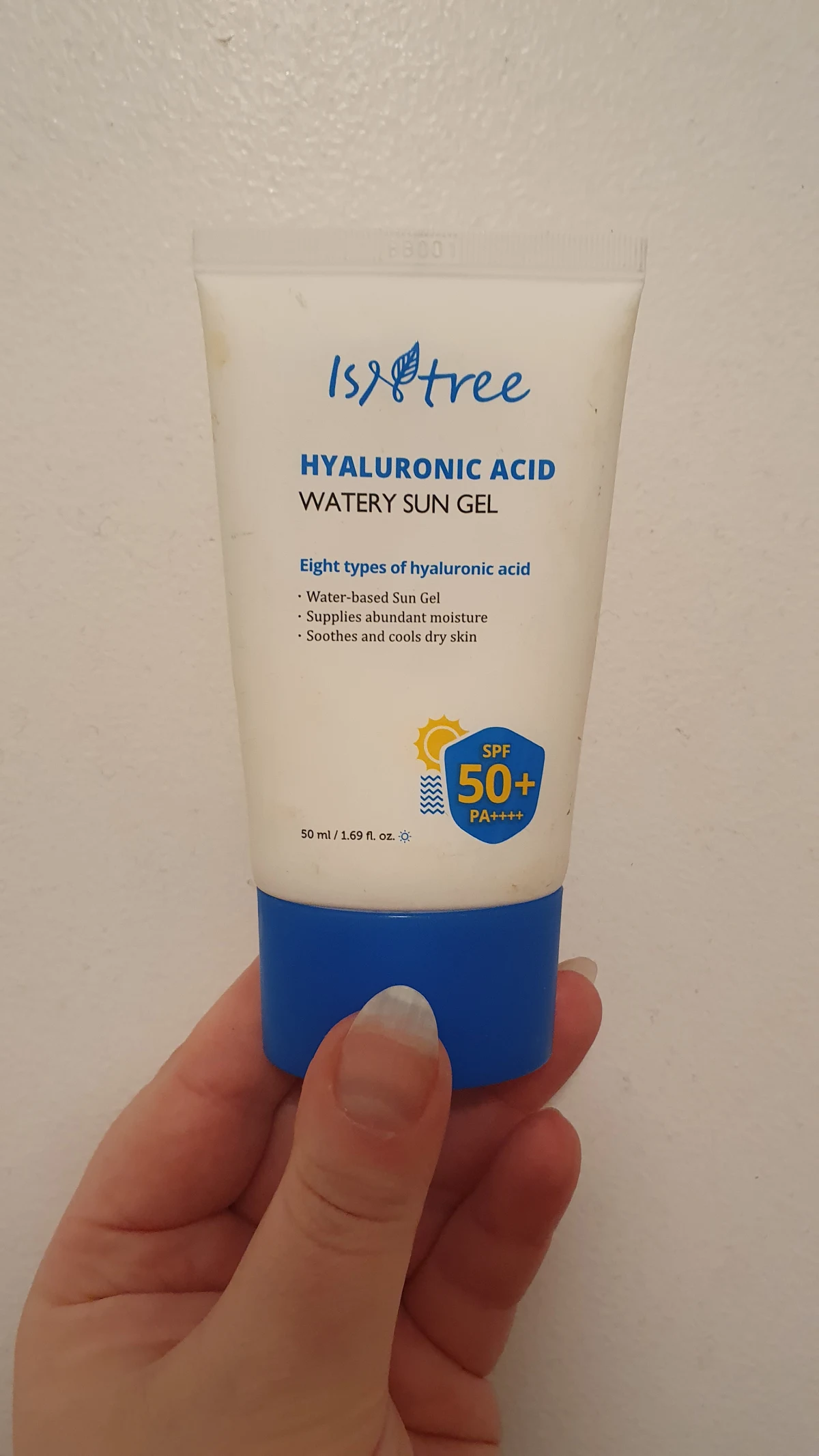 Isntree Hyaluronic Acid Watery Sun Gel SPF50+ PA++++ - - review image