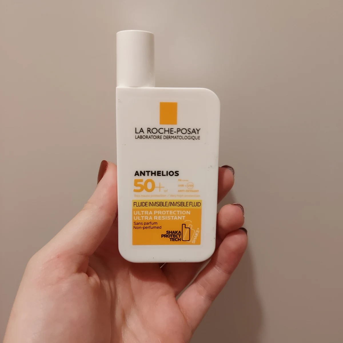 Anthelios Shaka Fluide SPF50 - review image