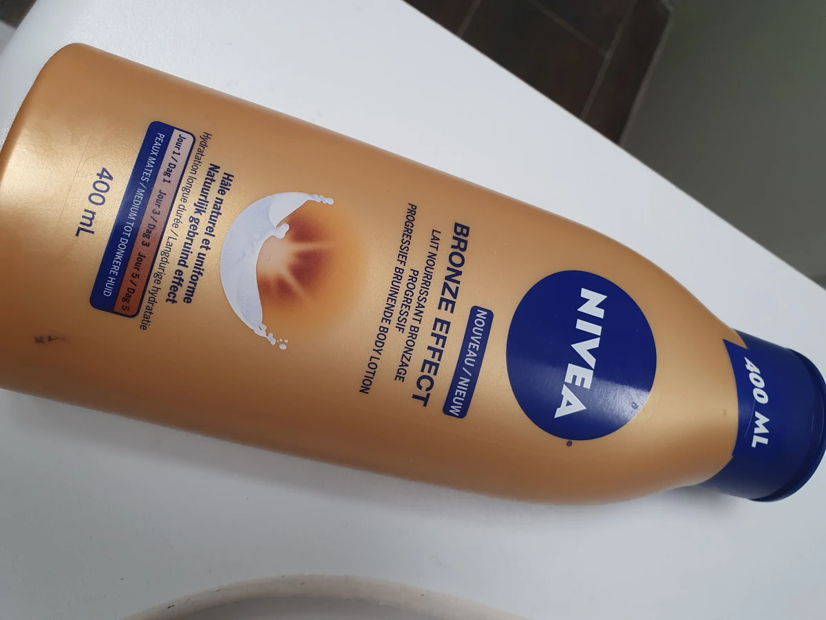 NIVEA Bronze Effect Body Lotion - Lichte tot Medium Huid - 400 ml - review image