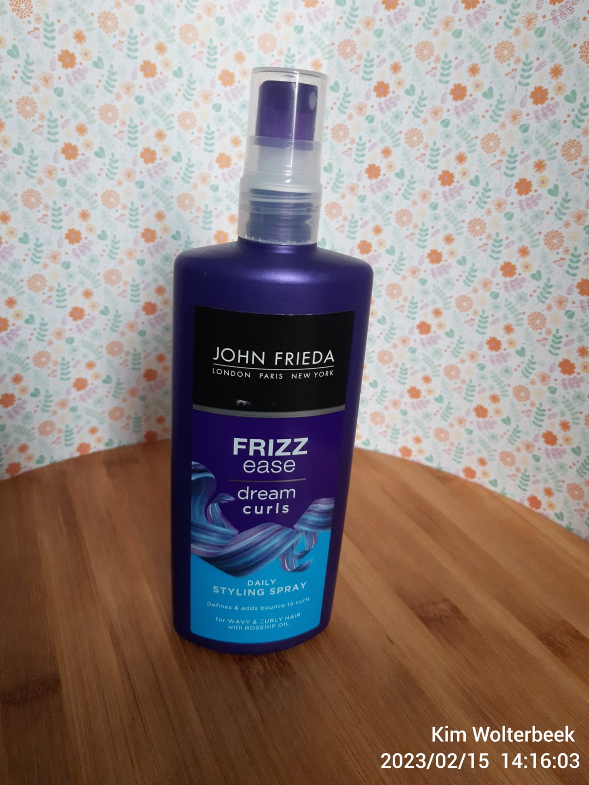 Styleerspray John Frieda Frizz-Ease Dream Curls 200 ml - review image