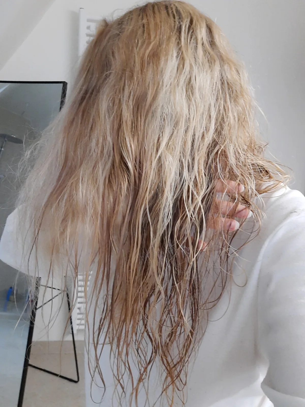 Casting Natural Gloss 823 Latte Lichtblond - review image