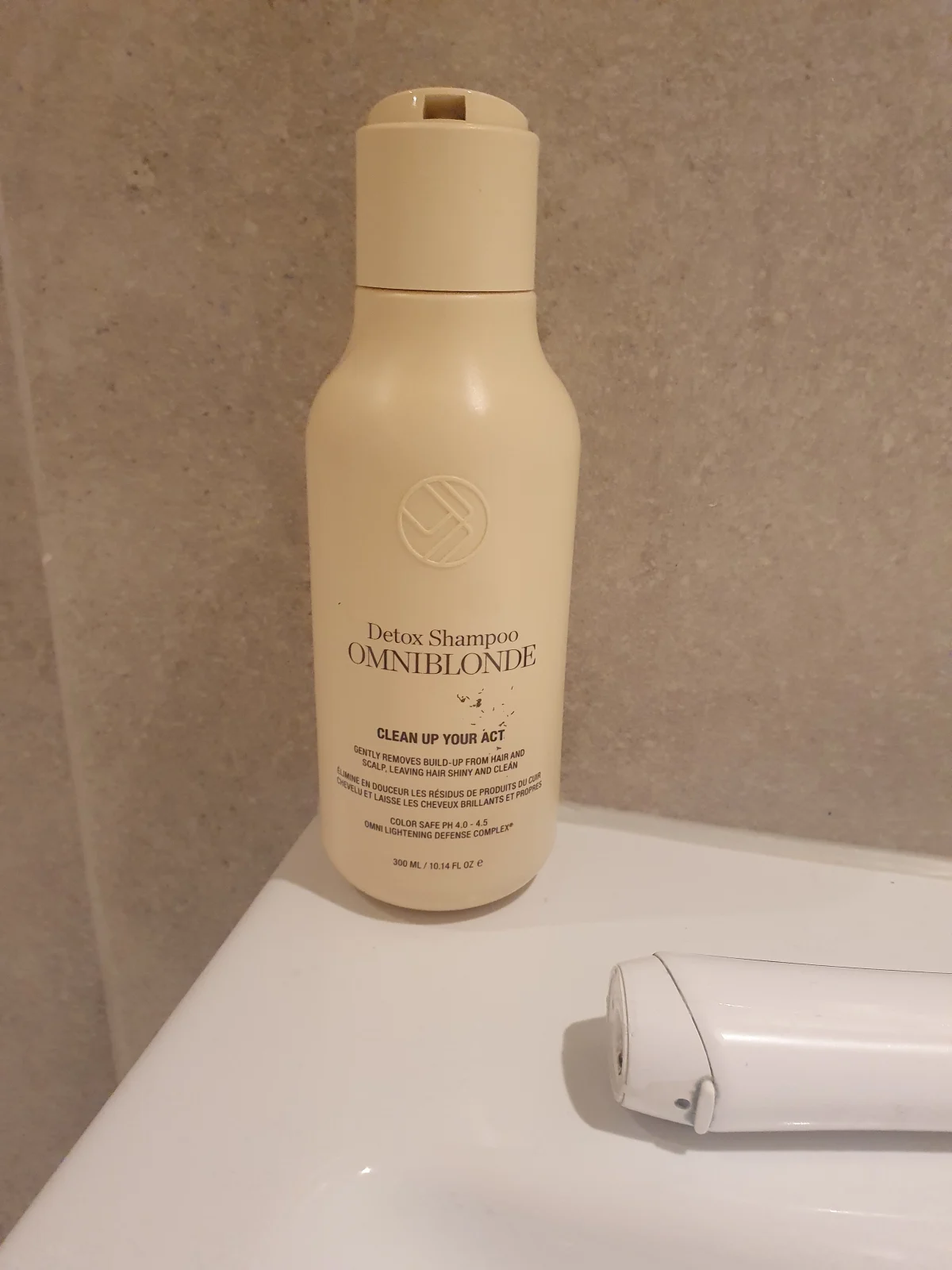 Clean Up Your Act Detox Shampoo - review image