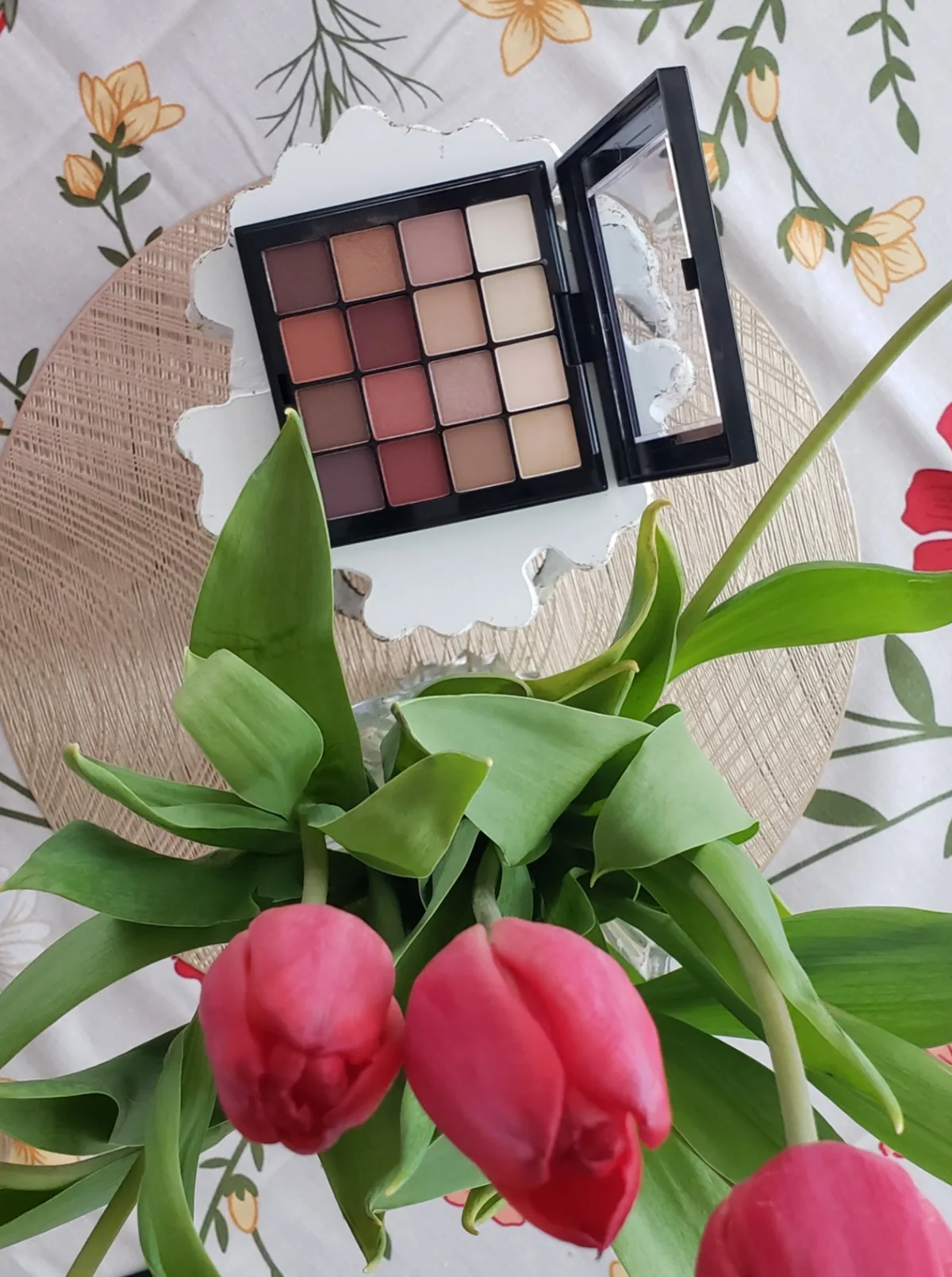 NYX Professional Makeup Ultimate Shadow Palette Oogschaduwpalette - Warm Neutrals USP03 - review image