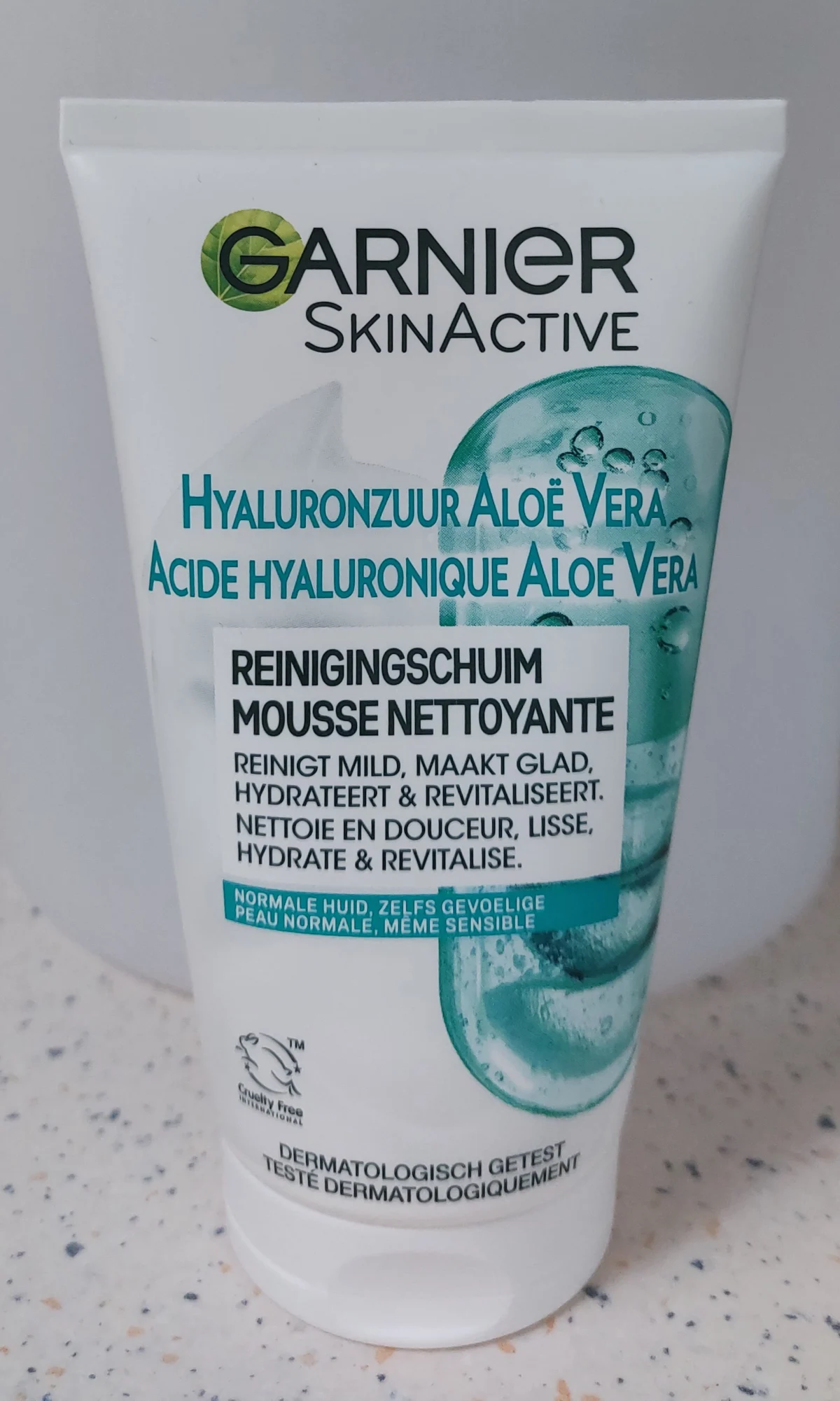 Garnier SkinActive Hyaluronzuur Aloë Vera Gezichtsreinigingsschuim 150 ml - review image