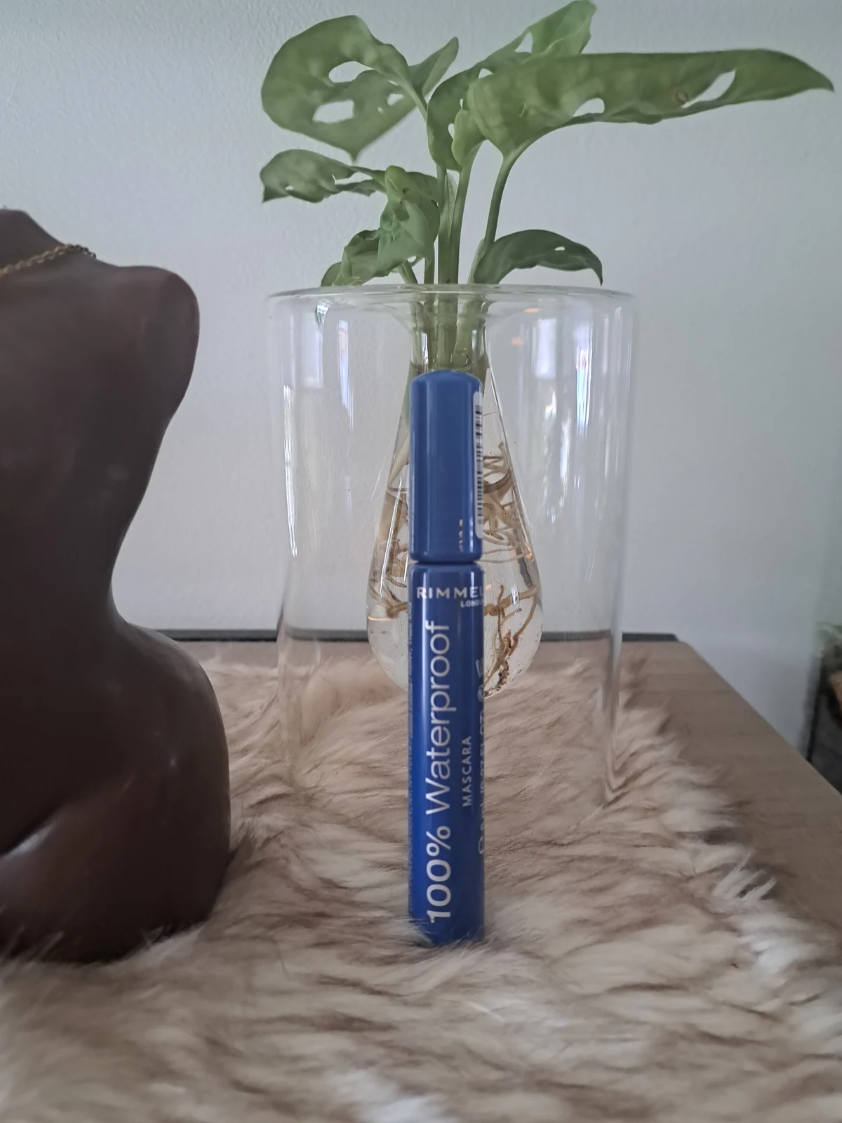 100% Waterproof Mascara - review image