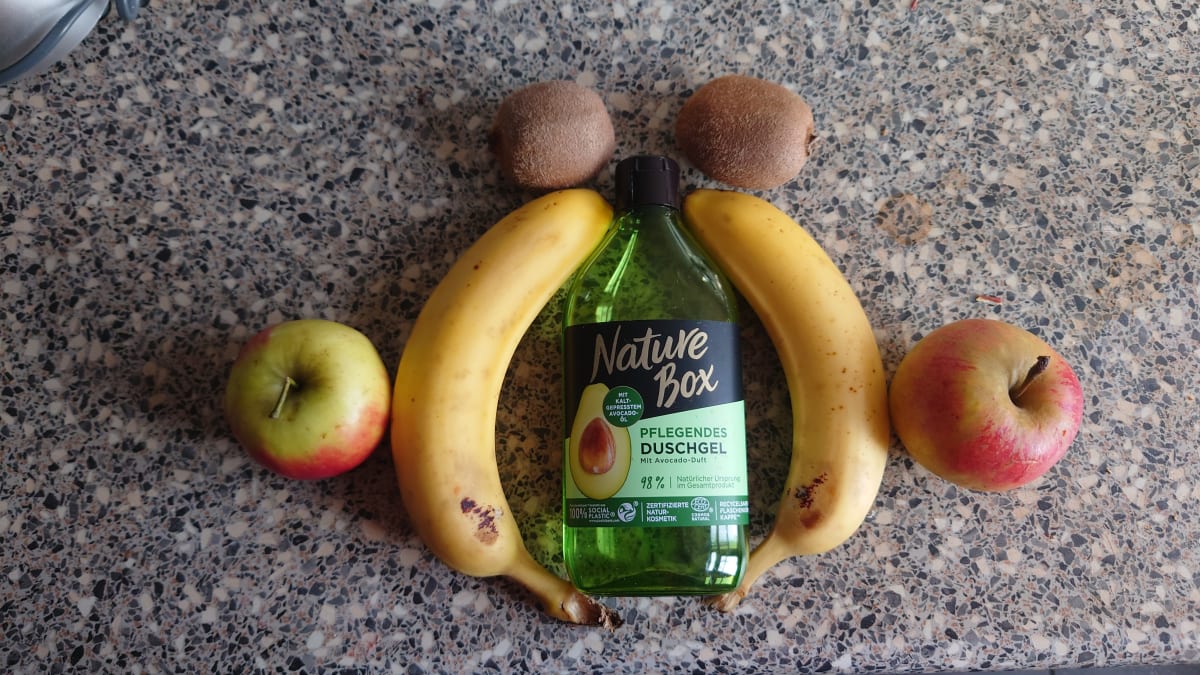 Nature box Avocado Shampoo - review image