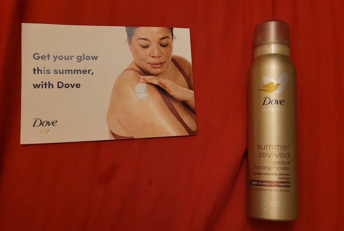 Dove DermaSpa Zelfbruiner Tanning Mousse Medium-Dark voor een zomers gebruinde huid - 150 ml - review image