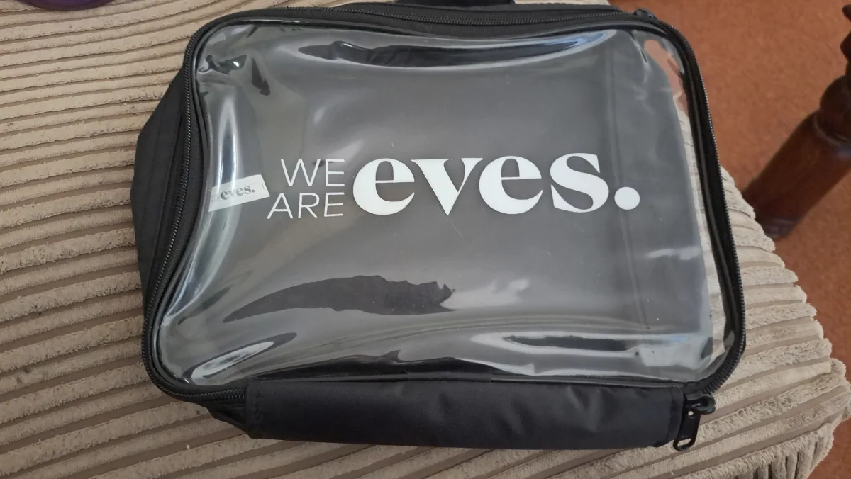 We Are Eves Beauty Bag - review image