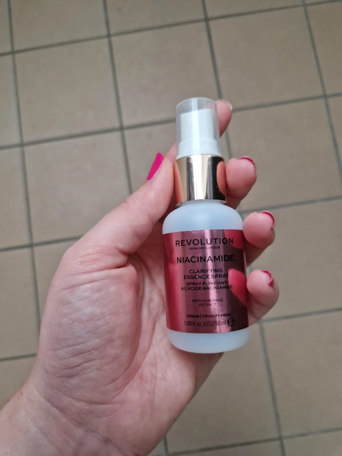 Makeup Revolution - Skincare Niacinamide Clarifying Essence Spray - review image